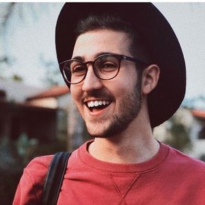 Meet your Posher, Vito